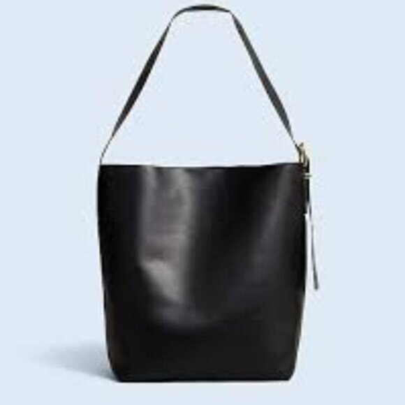 Brand New Madewell Leather Essential Bucket Tote with tag original price $178